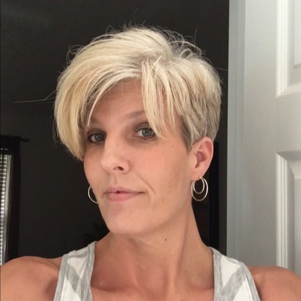 Meet your Posher, Denise